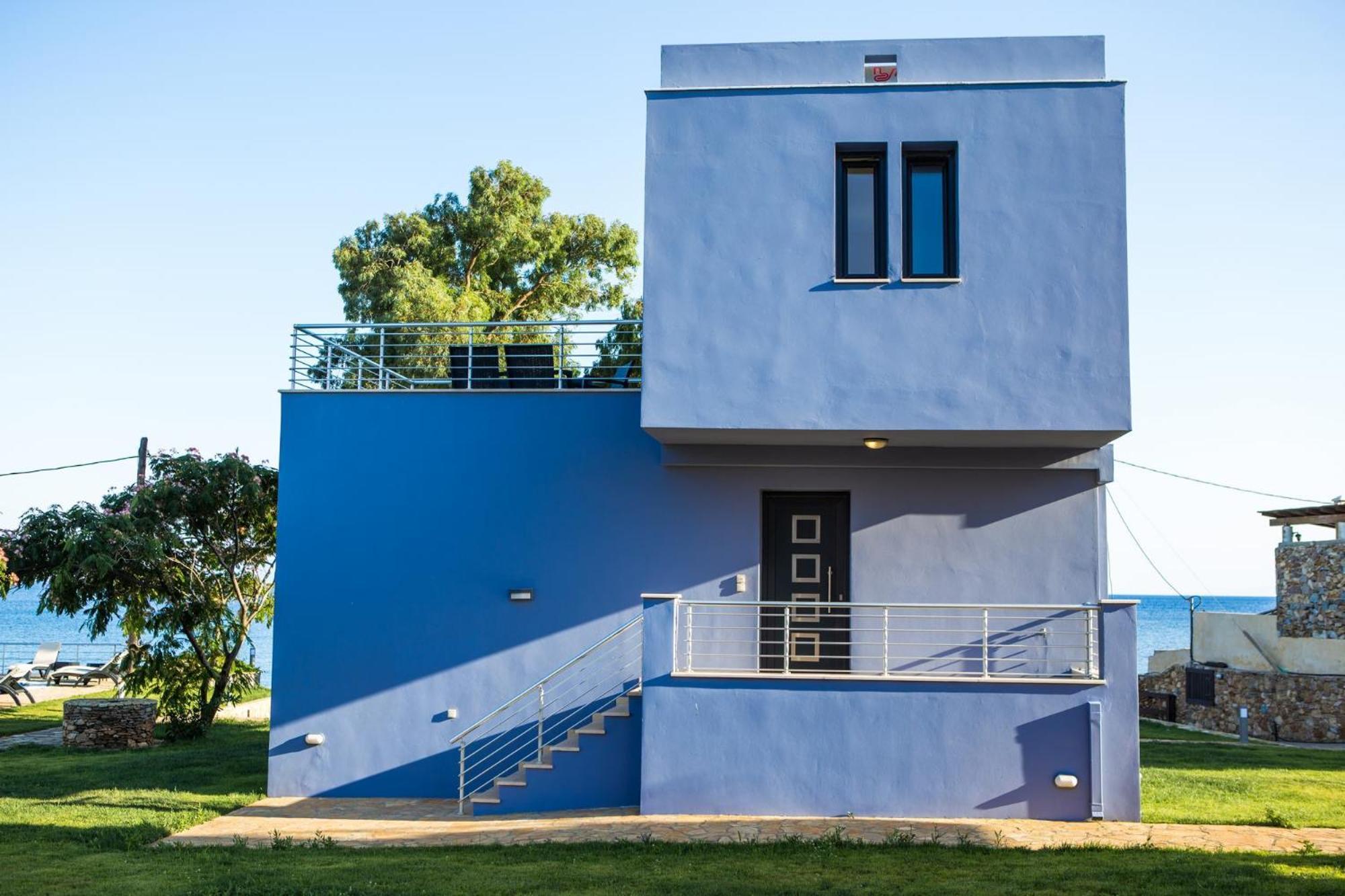 Blue Waves Luxury Suites By The Sea Plomári Kültér fotó